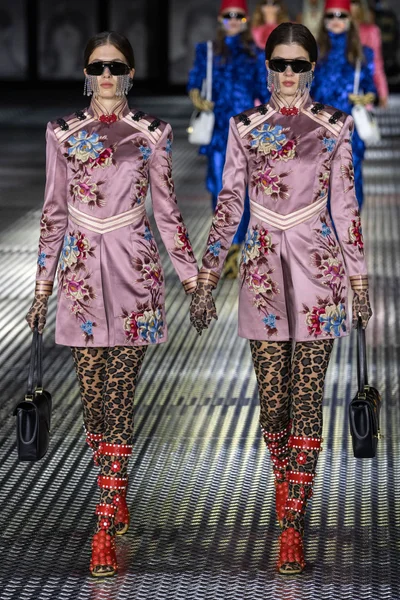 Look 46